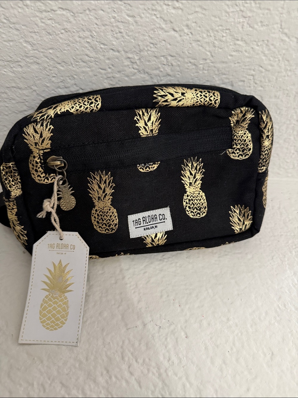 Black & Gold Pineapple Fanny Pouch